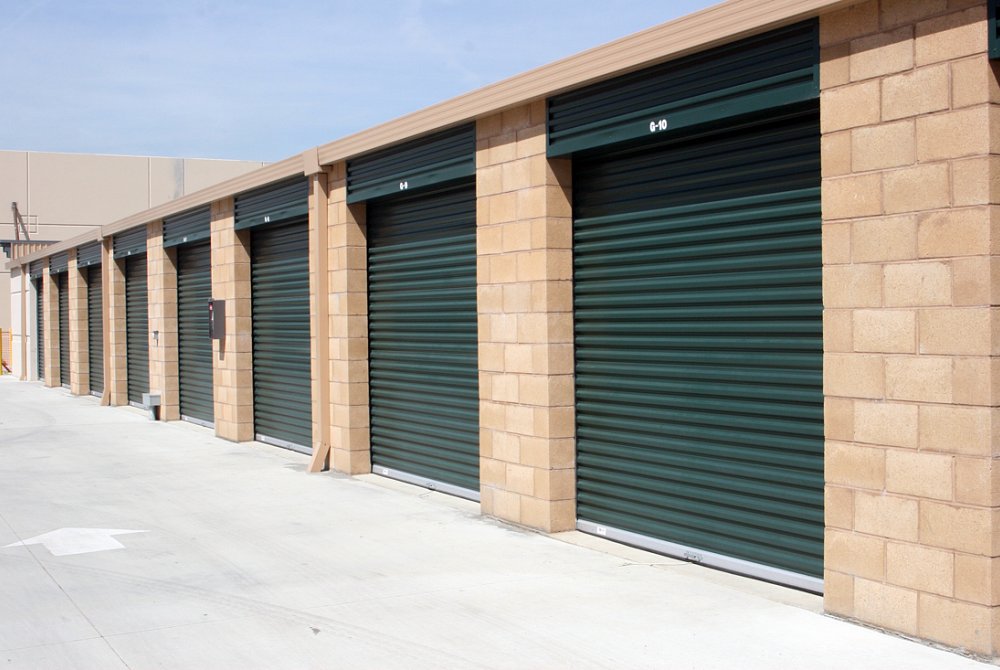 Many sized units from: 5'x5', 10'x30', 18'x30